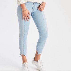 American Eagle Lightwash Cropped Jeggings